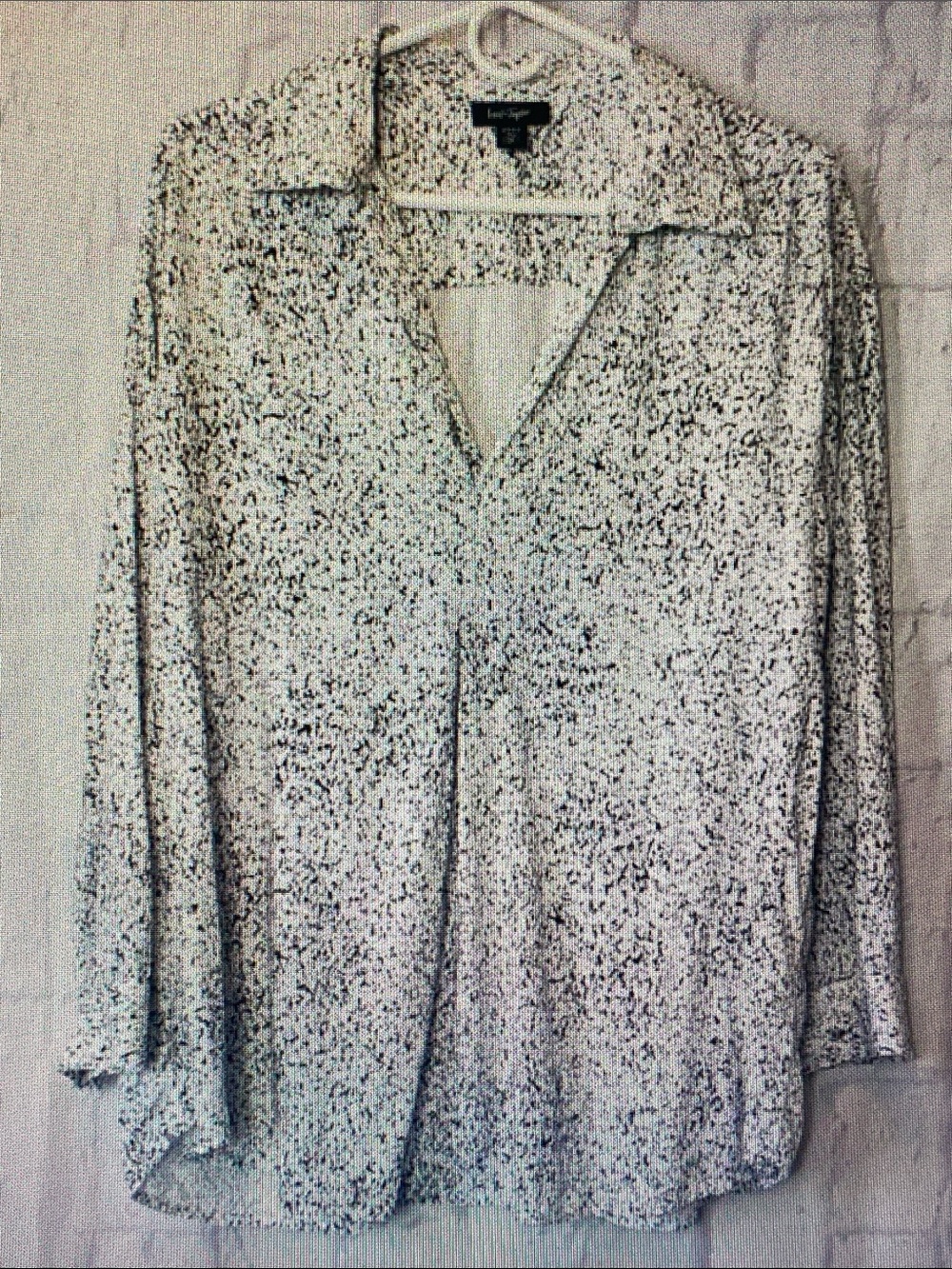Lord & Taylor White Black Speckled V-Neck Collared Blouse